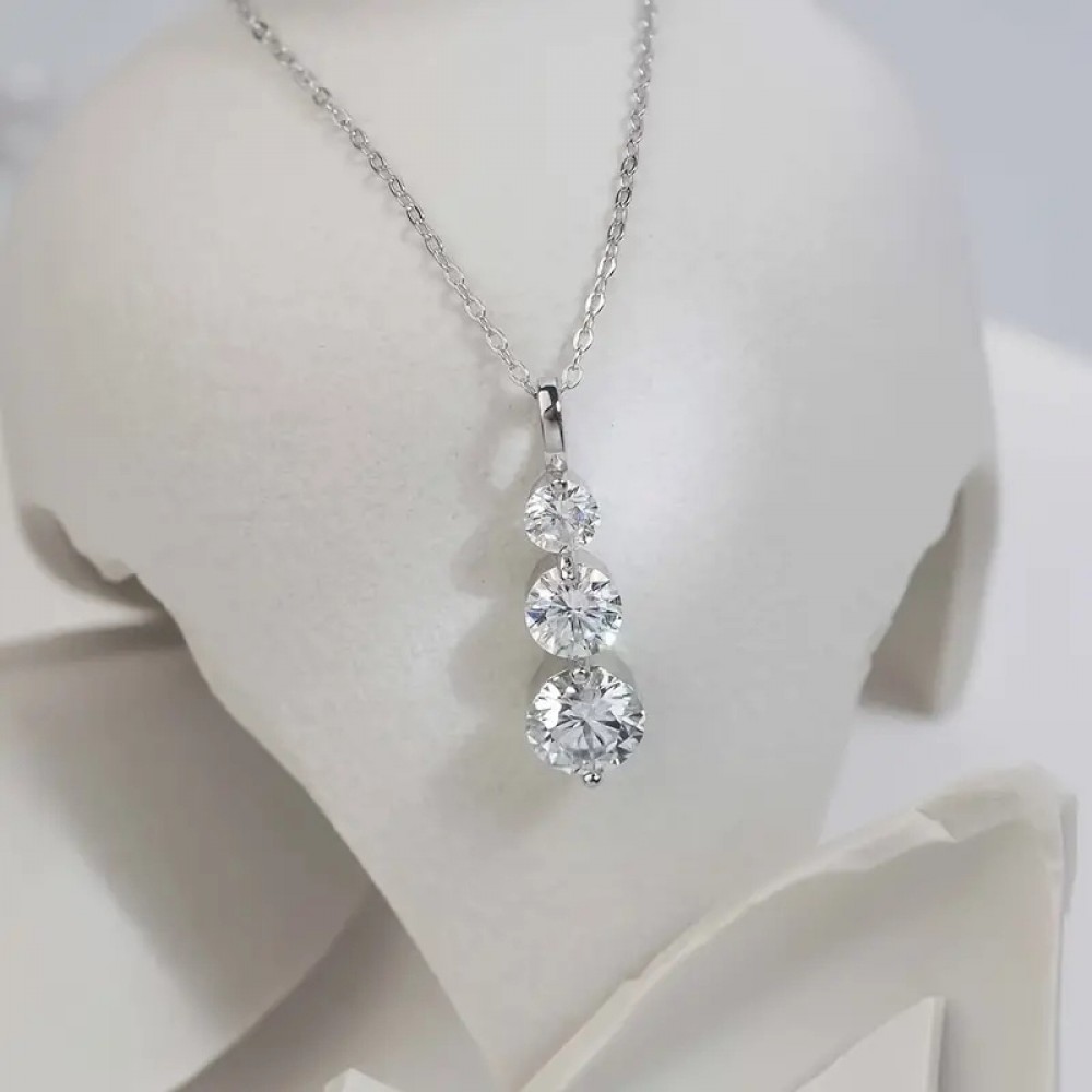 About 0.12oz S925 Sterling Silver Hypoallergenic 0.5ct 1ct 2ct Moissanite Necklace Women's Elegant Valentine's Day Mother's Day Gift With Gift Box Packaging