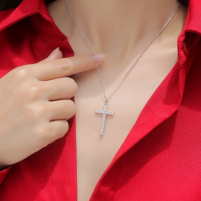 ladies necklace 925 sterling silver plated 18k plated moissanite necklace cross pendant necklace details 2