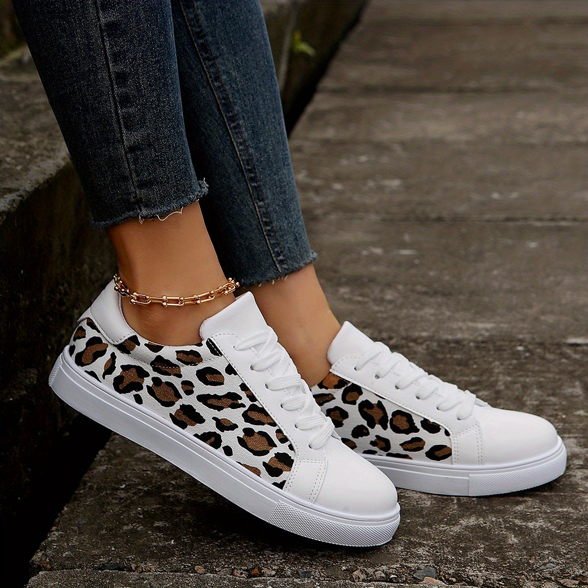 womens leopard printed skate shoes fashion lace up low top sneakers casual walking shoes details 3